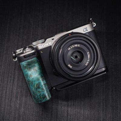 Wooden Wood Hand Grip + Aluminum Alloy Baseplate QR L Handle for a7c2/a7cr Camera (Blue+Green Stablewood(Black Base))