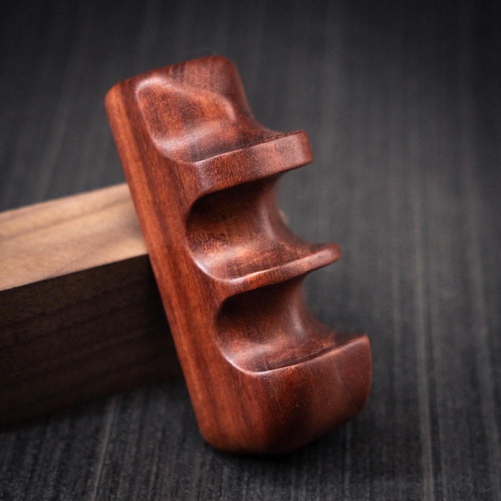 Wood Wooden Camera Hand Grip for Pentax 67 6X7 6 * 7 Right Hand Handle Holder (Red Sandalwood)