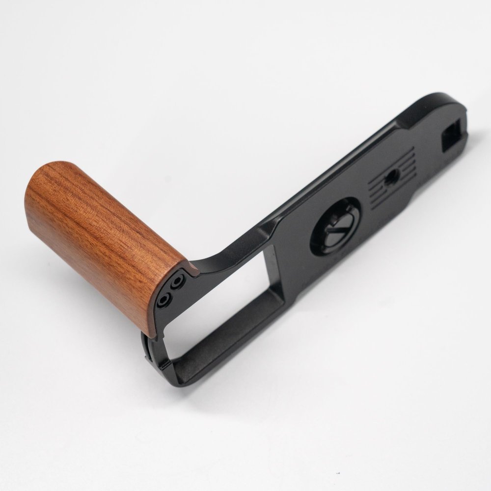 Wooden Wood Hand Grip + Aluminum Alloy Baseplate QR L Handle for XT50 Camera (Desert Ironwood + Black Base)