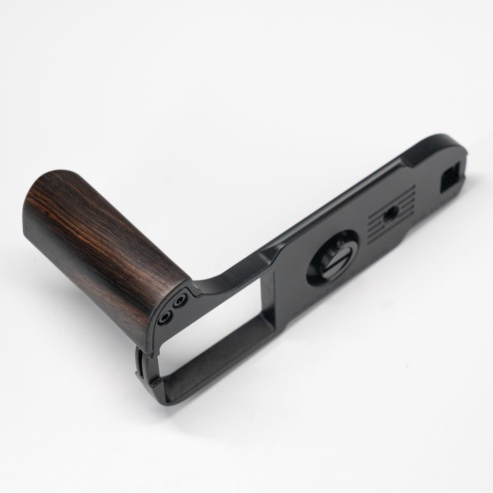 Wooden Wood Hand Grip + Aluminum Alloy Baseplate QR L Handle for XT50 Camera (Ebony + Black Base)