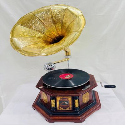 Antique-Looking Replica Gramophone Vintage Gramophone Record Player, Wooden Base with Floral Carvings, Gold Horn Speaker (37X37X70 CM) (Native State Style Gramophone)