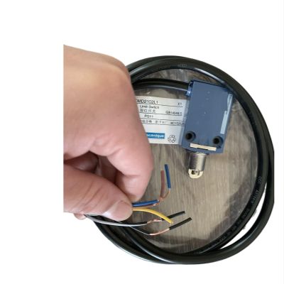D3LX0Z1 Mold Switch Waterproof Limit Switch XCMD2102L1 Travel Switch ZCMD21 with Wire XCMD2102L2 XCMD2102L3 XCMD2102L5 ZC(XCMD2102L2)