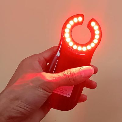 BPTCUE Portable Handheld Vein Detector Rechargeable Vein Finder Viewer Handheld Vein Locator with 18 LEDs Efficient Finding and Clear Display Effect for Any Color of All Ages Gifting
