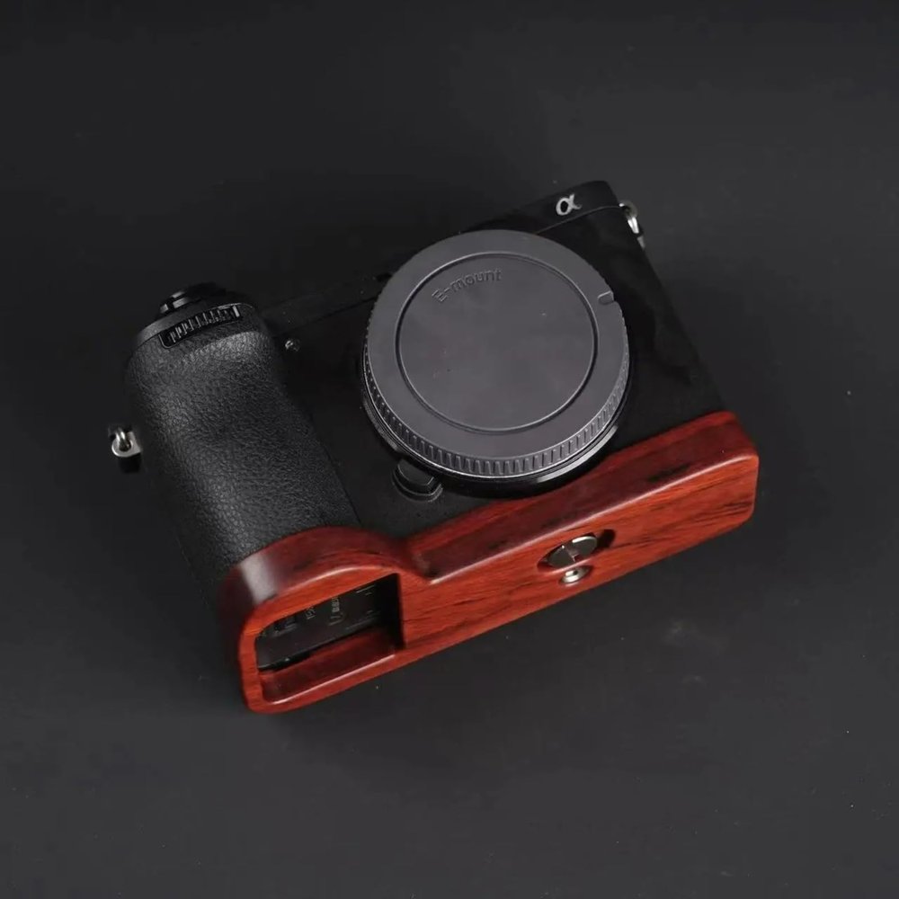 Camera cage Base Wood Hand Grip Holder, for Sony A6700 Camera, Solid Wood Red Sandalwood Handle Base Ebony Rosewood Grip (red)