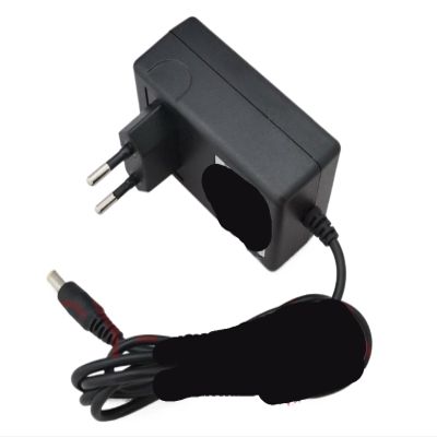 TJWZSAST 1 x 15V 2A AC 100V-240V Adapter