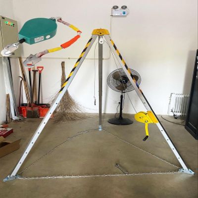 Heavy Duty Rescue Tripod with Winch 2600lbs - Portable & Stretchable Confined Space Tripod for Sewer, Well & Pipeline Rescue, Ideal for Firefighting & Emergency Use