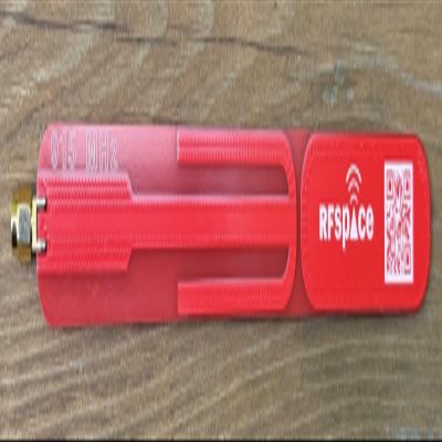 RFSPACE DIP915RED - Ground Insensitive Dipole. Frequency Coverage 902 MHz to 928 MHz with SMA Male Connector