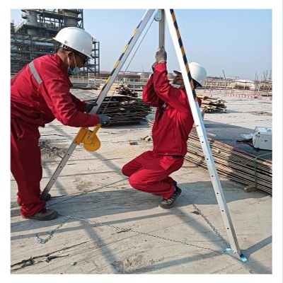 Confined Space Equipment Adjustable Commercial Firefighting Rescue Tripod with Self-Locking Device,Emergency Rescue Tripod with Lift Winch for Confined Spaces - Safety Overhaul Equipment wit