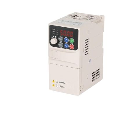 1pcs 0.75KW 1.5KW 2.2KW 4KW Frequency Inverter 1P-3P 220V 3P-3P 380VOutput Frequency Converter Variable Frequency Drive(Panel and Cable)