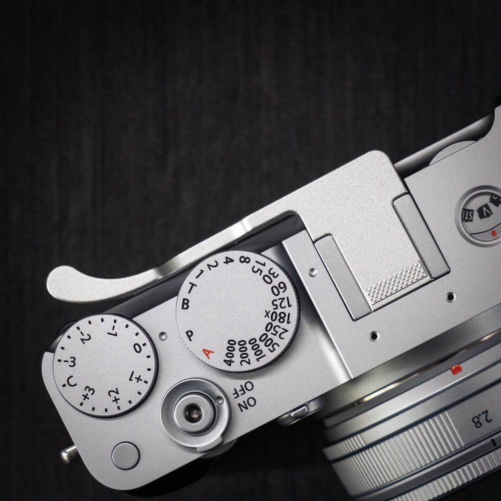 Thumb Up Shoe Finger Grip for Fu ji Film X-E5 Camera Retro Diamond Anti Slip (Silver)