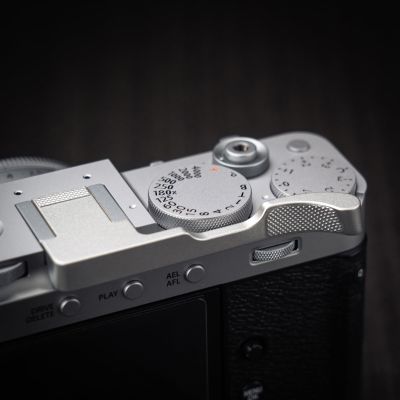 Iborrys Thumb Up Grip  Compatible with Fujifilm Fuji X-E5 XE5 Camera, Hot Shoe Thumb Rest Support Grip Original all-aluminum retro diamond engraving technology | Improves shooting stability (Silver)