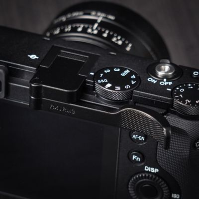 Iborrys Thumb Up Grip  Compatible with Sony DSC- RX1RM3 RX1R III Camera, Hot Shoe Thumb Rest Support Grip Original All-Aluminum Retro Diamond Engraving Technology | Foldable Design (BlackA)