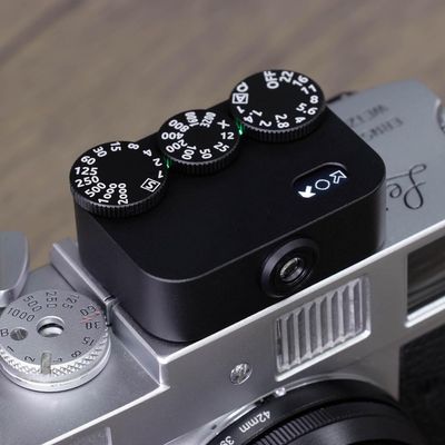 TsoLay Film Camera Exposure Meter, Photography Light Meter, 3 Dials Retro Exposure Indicator, 35 Viewing Angle, Adjustable ISO, Aperture, Shutter Speed, Rechargeable, Compatible with Various Cameras