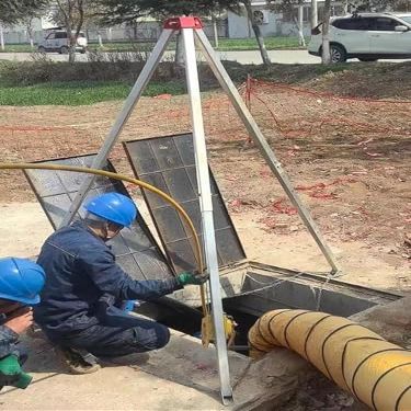 Confined Space Tripod Kit Rescue Tripod,Lifting and Rescue with 1200 Lbs Hand Winch, Rescue Safety Tripod, Derrick for Sewer Well Tunnel Entry