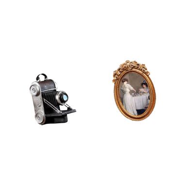 Baoblaze Resin Camera Statue Ornament and Ornate Photo Frame Decorative Model for Cabinets Bar Family Friends Office Bedroom Tabletop Display Holder Stand Gift