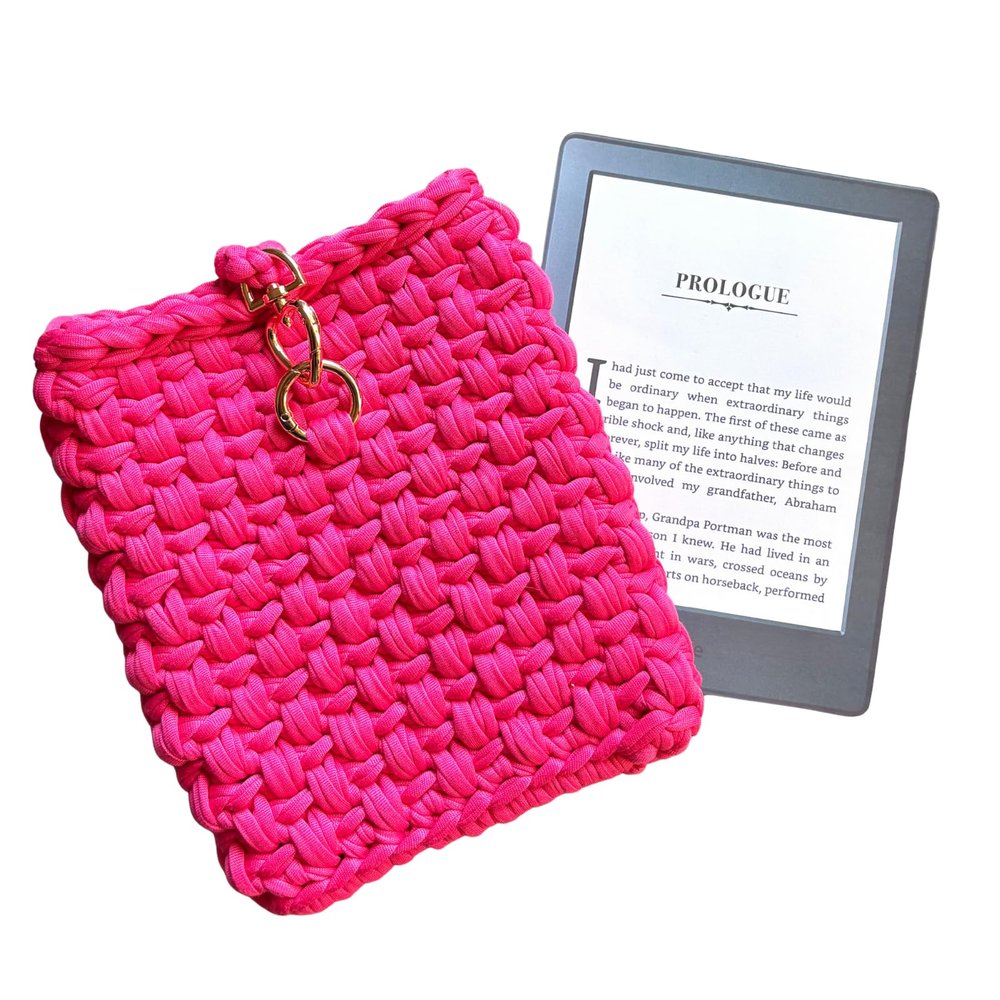 Handmade Crochet Kindle Cover with Heart Snap | Durable T-Shirt Yarn Tablet Sleeve | Protective E-Reader Case for Kindle Paperwhite, Oasis & Fire | Gift for Book Lovers, Travel & Everyday Use