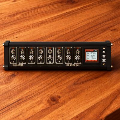 8 Port USB Docking Station, 8 Ports USB Switcher, 1.54-inch IPS Color Screen, 10 Levels Brightness Adjustment, Voice Control Function, for Phones, Tablets, and Gadgets