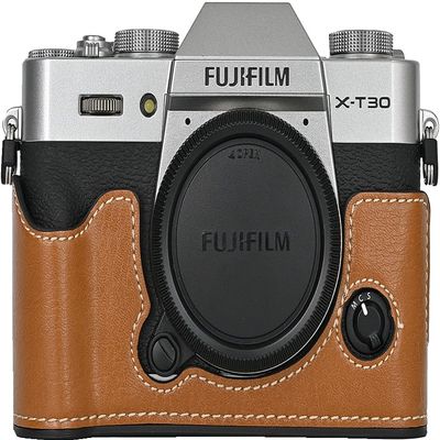BMAOLLONGB X-T30 III/II Case, Handmade PU Leather Half Camera Case Bag Cover Bottom Opening Version for Fujifilm XT30 X-T30 III/II With Neck Strap Mini Box (Brown)