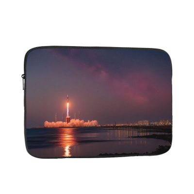 15 Inch Portable And Shockproof Laptop Bag With Unique Take Off Print, For Work, University, And Commuting