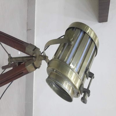 THOR INSTRUMENTS Nautical Spot Light Table Lamp Designer Searchlight with Wooden Stand Rustic Vintage Home Decor Gifts