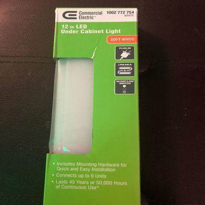 Commercial Electric 12inch LED under cabinet light Soft White 750 Lumens 3000k 11.5 watts 26 watts of fluorescent light