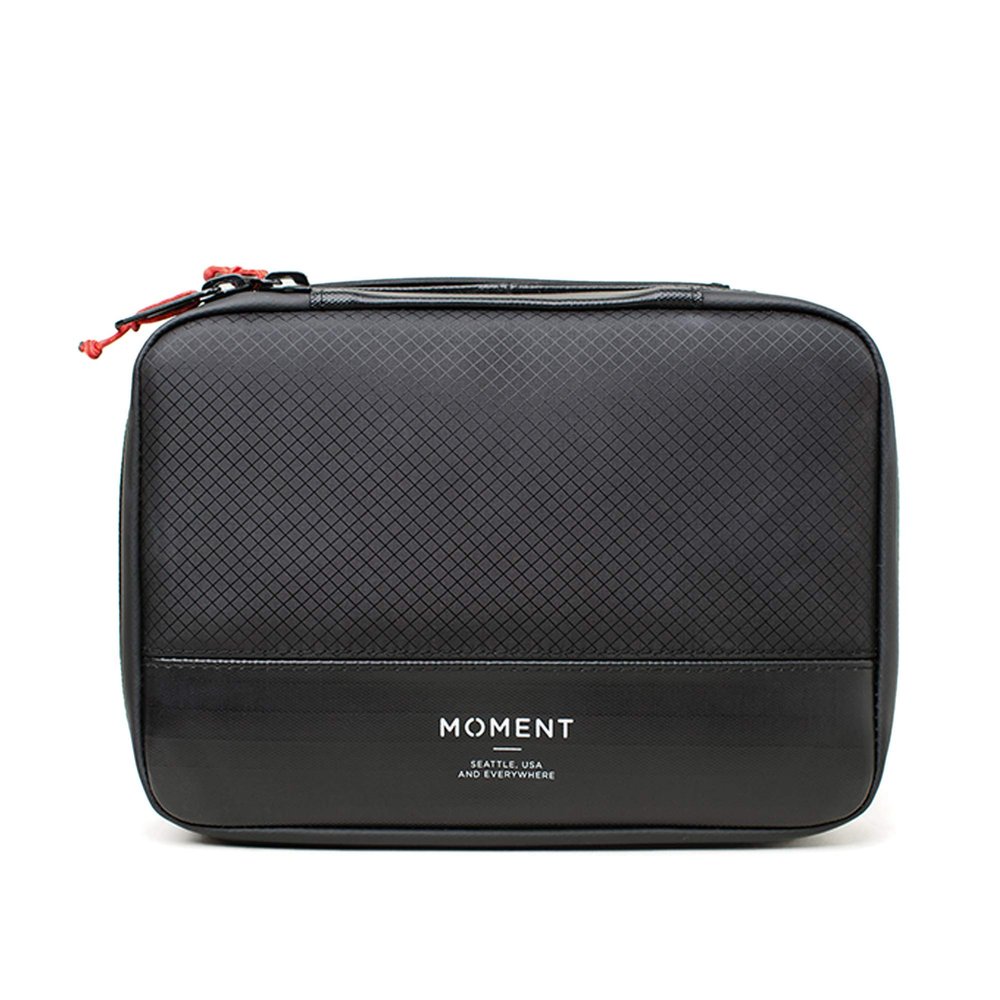 Moment Weatherproof Mobile Lens Carrying Case  Protective Travel Pouch for Mobile Filmmaking & Photography Gear [4-Lens]
