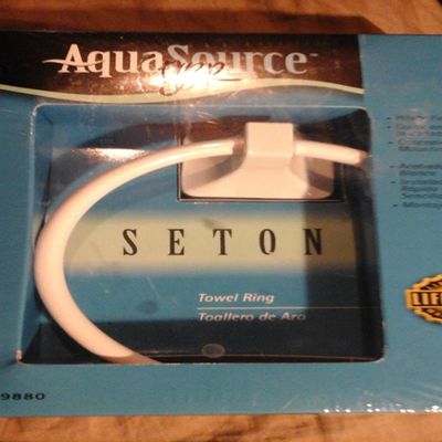 aquasource seton white towel ring